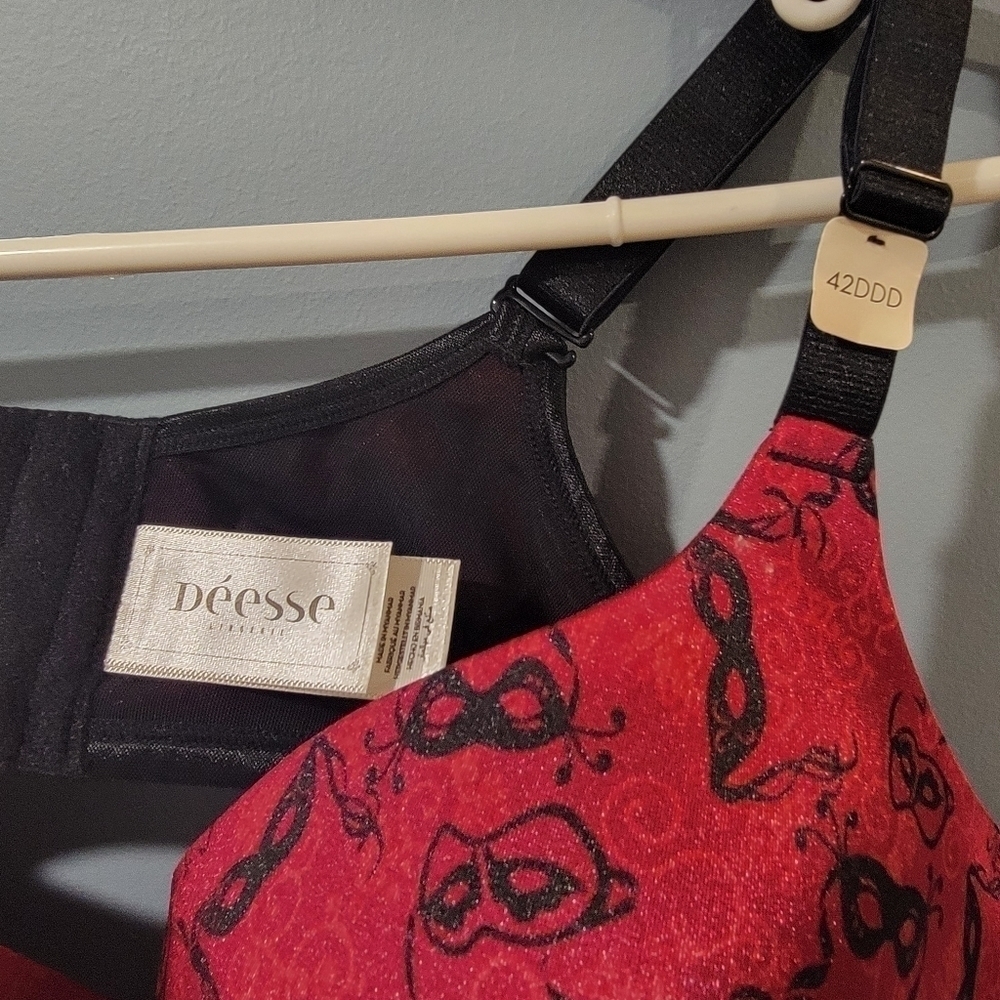 Deesse Bra - Picture 2 of 3